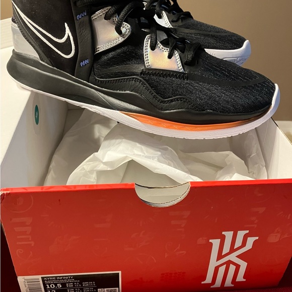 Nike Kyrie Infinity Men’s Shoe - Picture 2 of 6